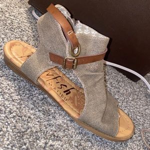 Blowfish Malibu wedge sandal size 9